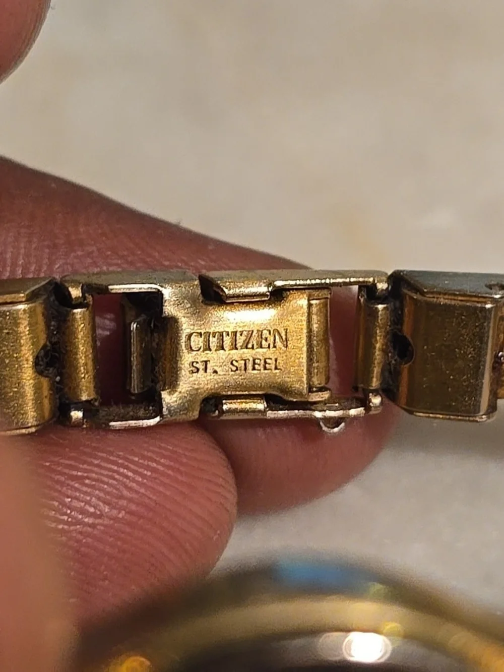 Vintage Citizen Watch in GUC. Need  batteries.